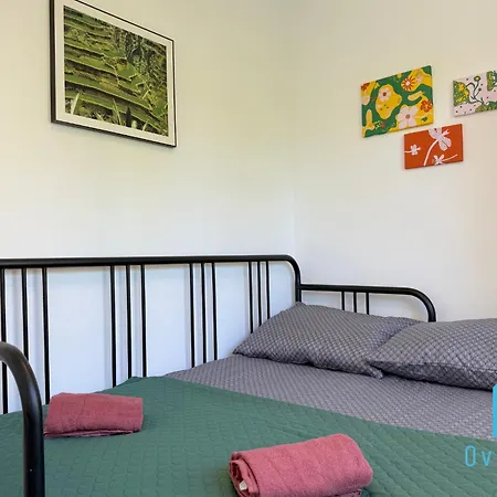 Green Room 2 Minutes To City Center Gdynia & Seaside Pansiyon